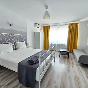Color Old Town Center Apartment