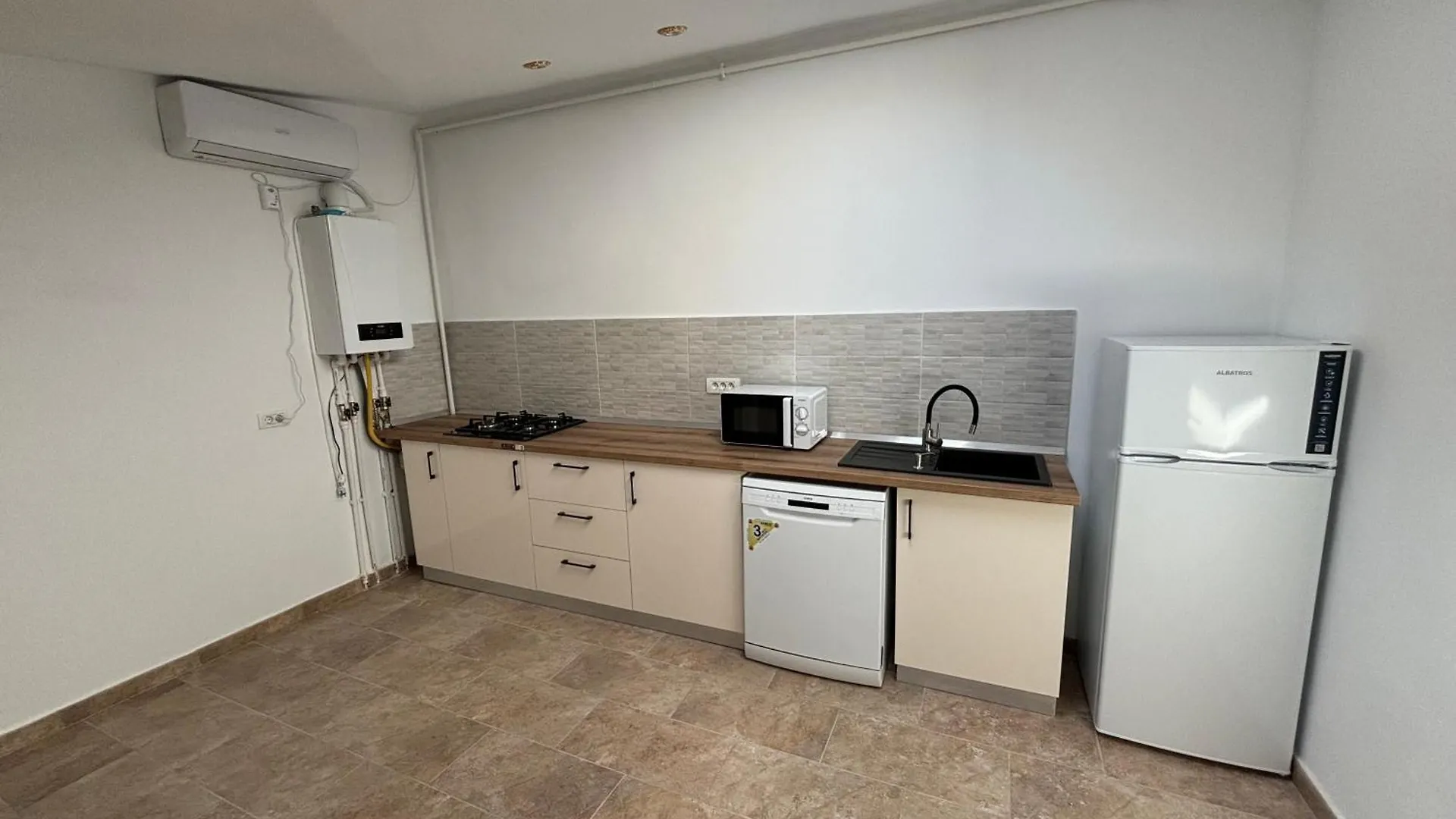 The Loft Gara De Nord Apartment Bucureşti 0*,